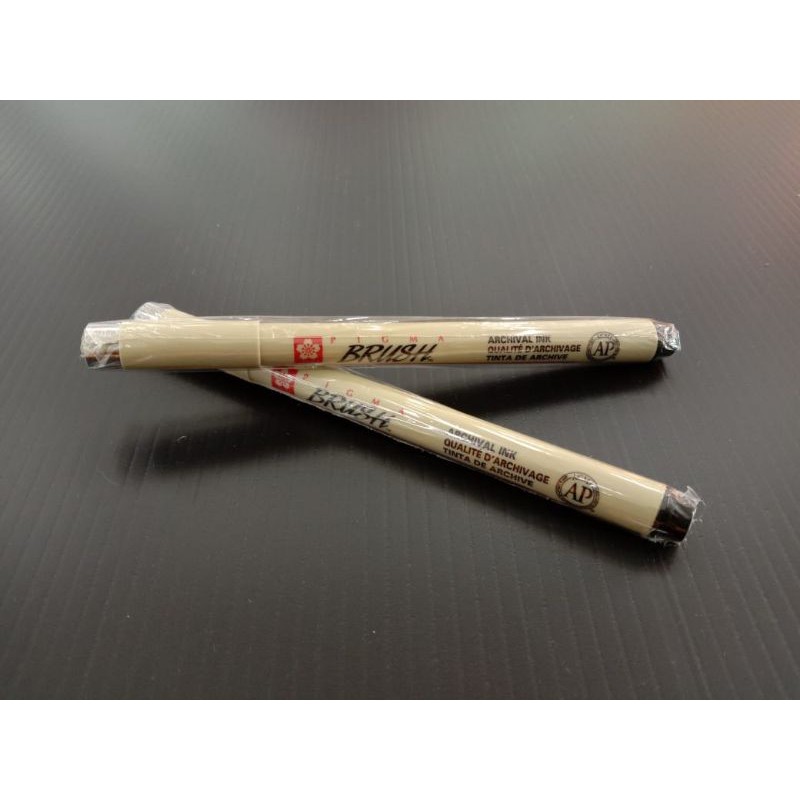 

sakura pigma graphic brush black