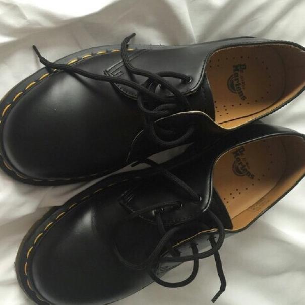 Cuci Gudang Dr.martens KULIT .,.,.,.,