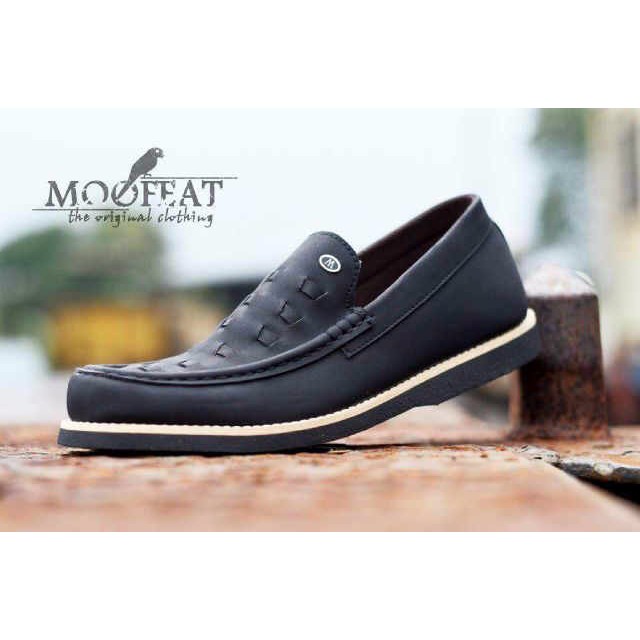 SEPATU SLIP ON CASUAL PRIA MOOFEAT SERIAL PALING DICARI