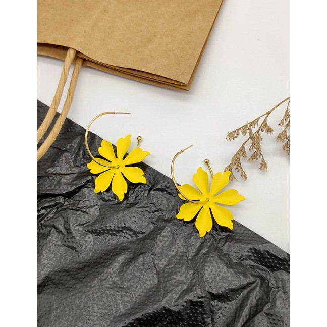 LRC Anting Tusuk Fashion Flower Earrings F67902