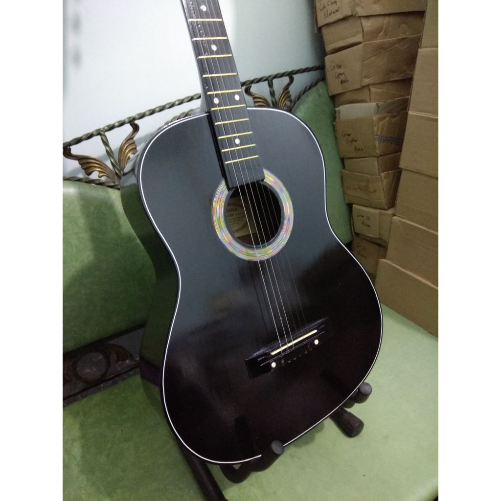 Gitar Akustik Yamaha Hitam Bentuk Bulat