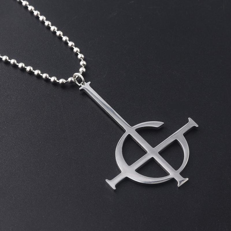 Kalung Liontin Lencana Bahan Logam Gaya Punk Rock Retro Glamor Untuk Pria