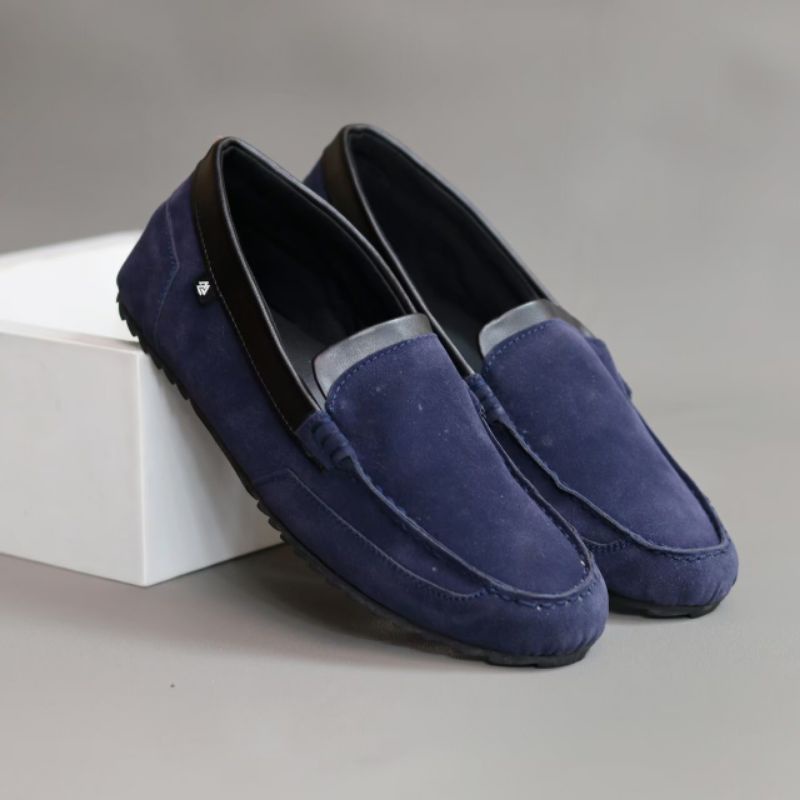 Sepatu Casual Slip On Pria Slop Kasual Santai Kerja Kuliah Suede Syintetik