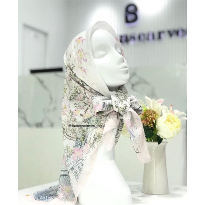 preloved buttonscarves british white