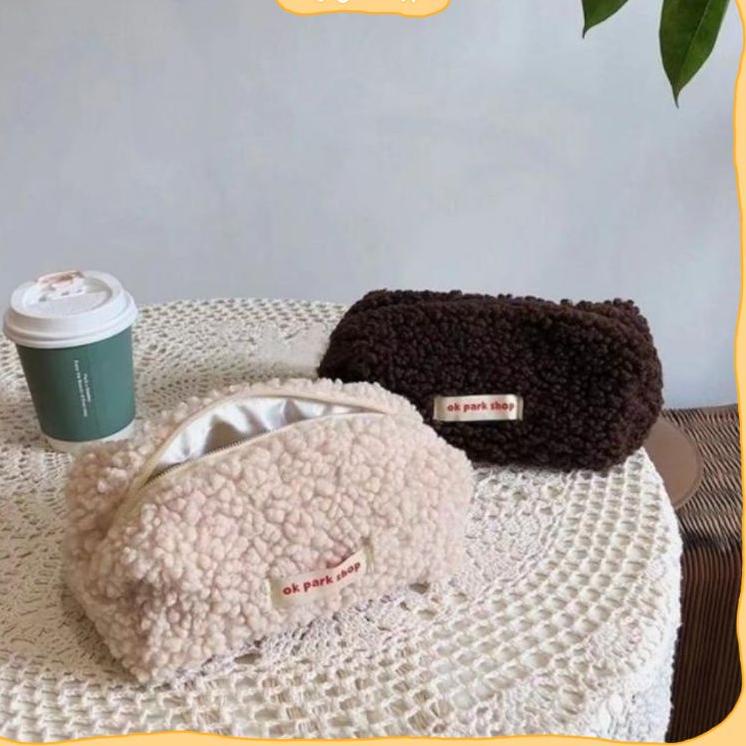 

Paling Diminati.. Kotak Pensil Bulu furry Woll Soft Aesthetic Korean Style Stationery