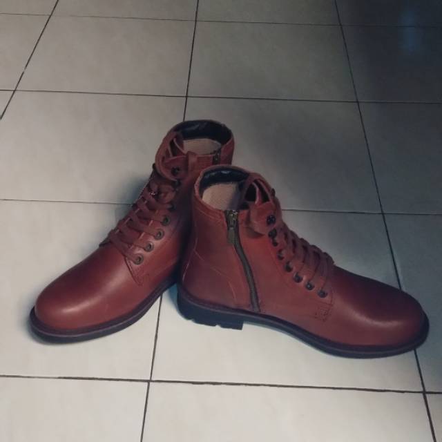 Sepatu cowo camel active terbaru