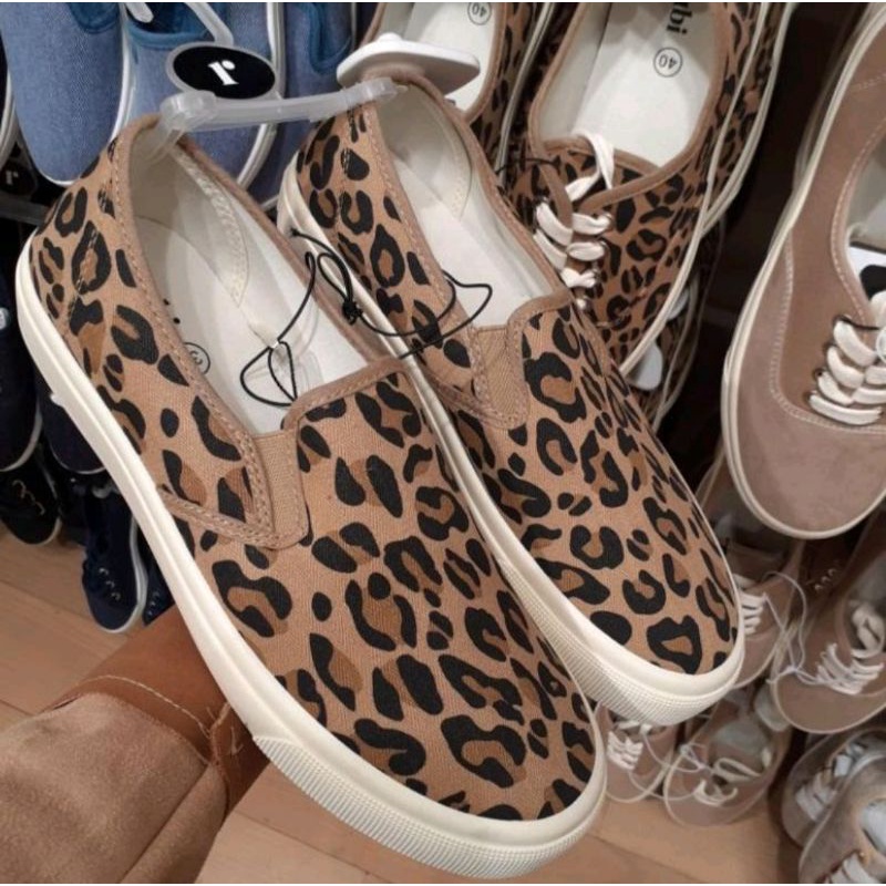 Jual rugi Slip On Rubi Leopard Like New Free Gift + free Paperbag New
