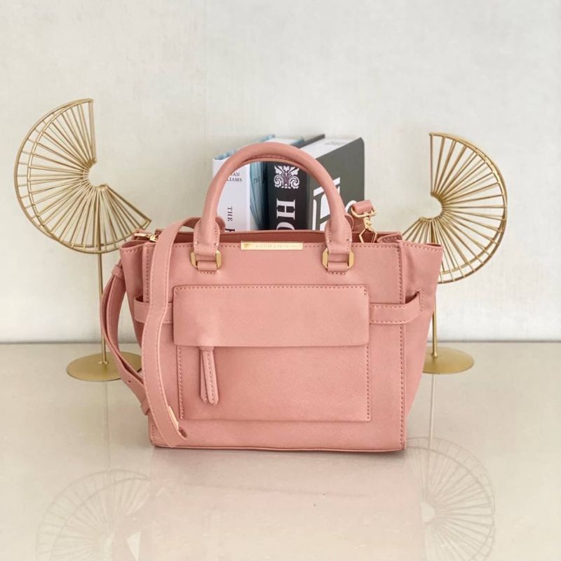 Charles n Keith C071