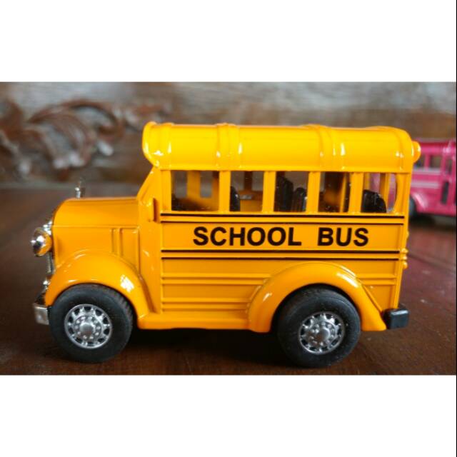 Diecast funny school bus 1:36