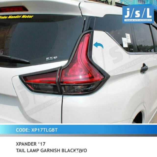 Garnish lampu belakang Xpander/ all new Livina Hitam Chrome Carbon / tail lamp garnish  jsl