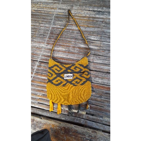 tas selempang tenun lombok