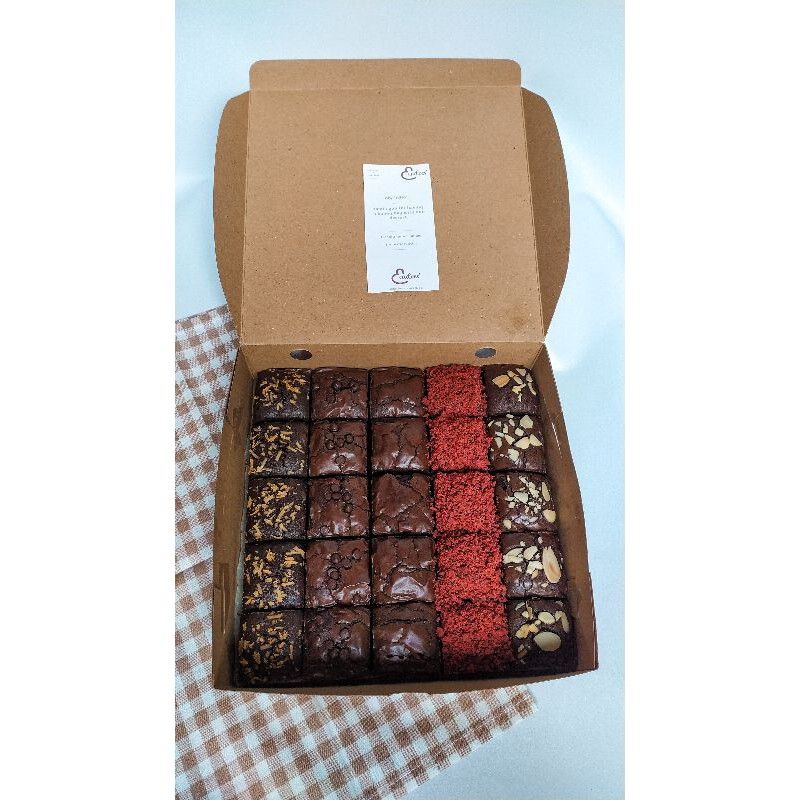 Fudgy Brownies Dark Chocolate Sekat Shiny Crust Marble Choco Cheesecake Cheese Keju / Panggang Cokelat / 20x10 / 16x16 / 20x20 / Hampers Natal Lebaran Tahun Baru Paket