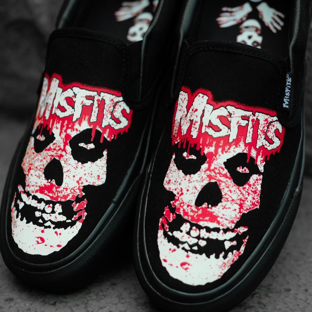 MISFITS BLODY SKULL SLIP ON BLACK RED ORIGINAL