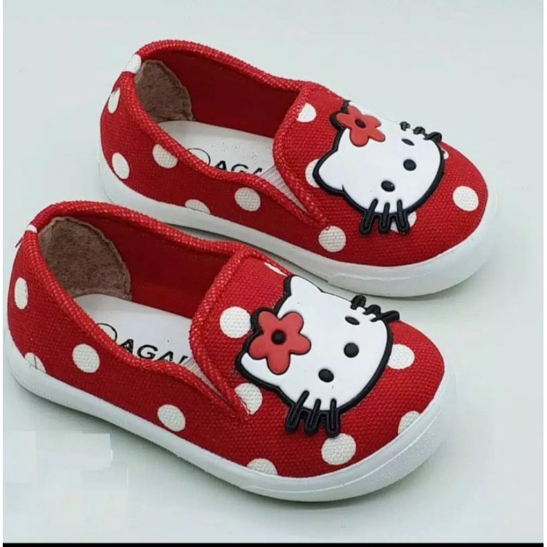 sepatu anak slip on polkadod hello Kitty