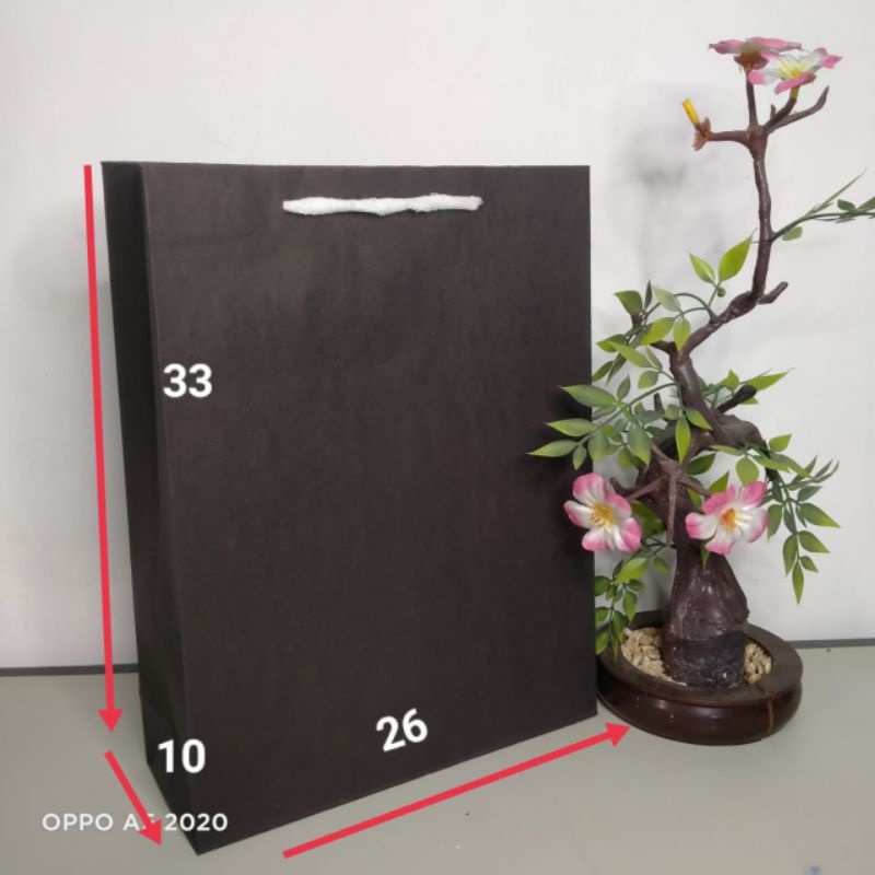 

Paperbag hitam ukuran 26x10x33