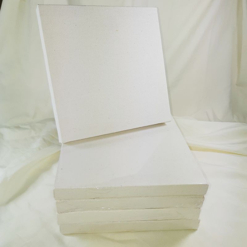 

Kanvas ukuran 20x20cm by goodybox.id