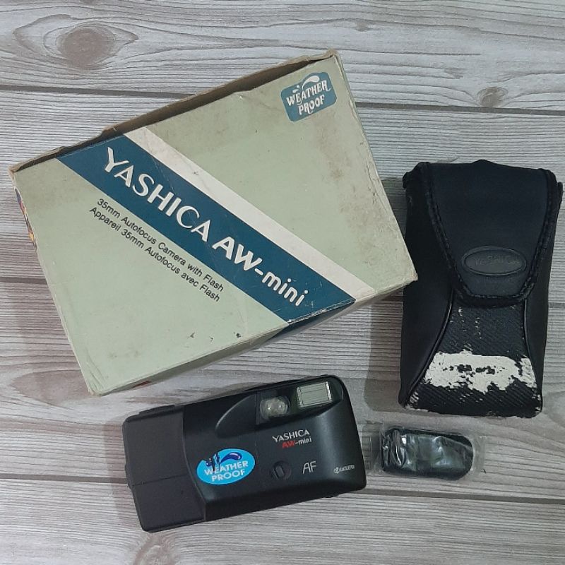 Kamera Analog Yashica AW Mini Date NOS