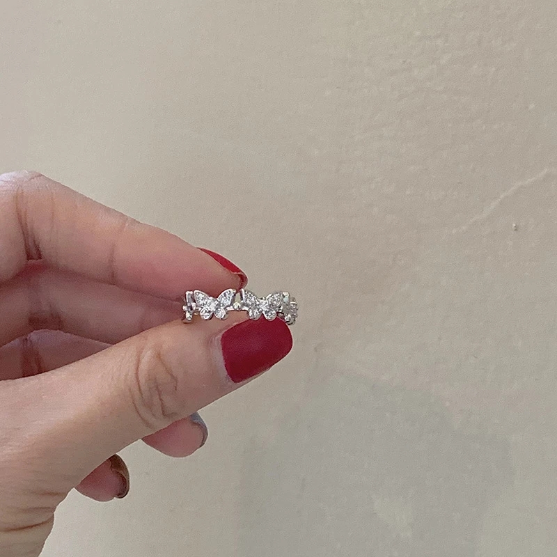 Cincin Model Terbuka Desain Kupu-Kupu Aksen Kristal Berlian Gaya Korea Untuk Wanita