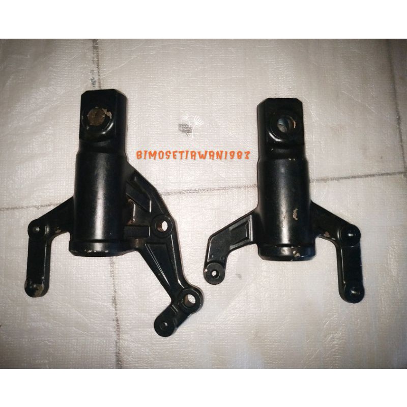 BOTTOM AS SHOCKBREAKER DEPAN KIRI KANAN R15 V3 USD R15 new vva V3 original