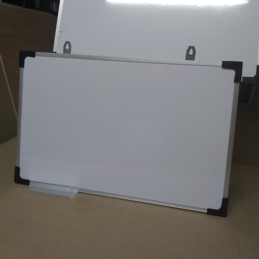 

White board/papan tulis 80x60 cm