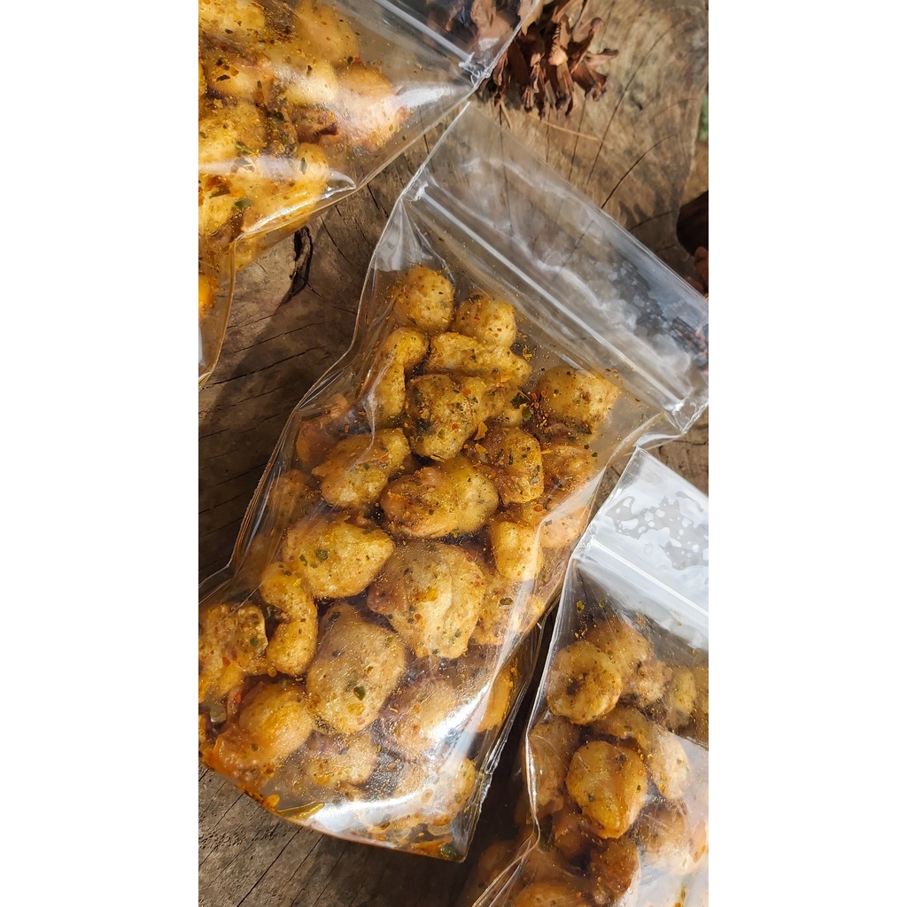 

Batagor Kering Mini Pedas / Siomay Kering Pedas Daun Jeruk