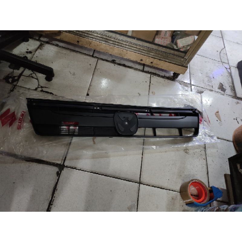 grill bemper depan atas Suzuki Karimun wagon r ori