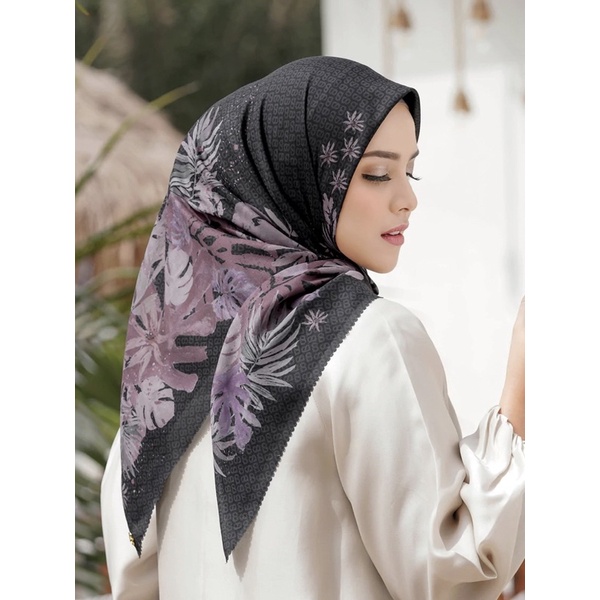 Buttonscarves Tropicale Eola (Black)