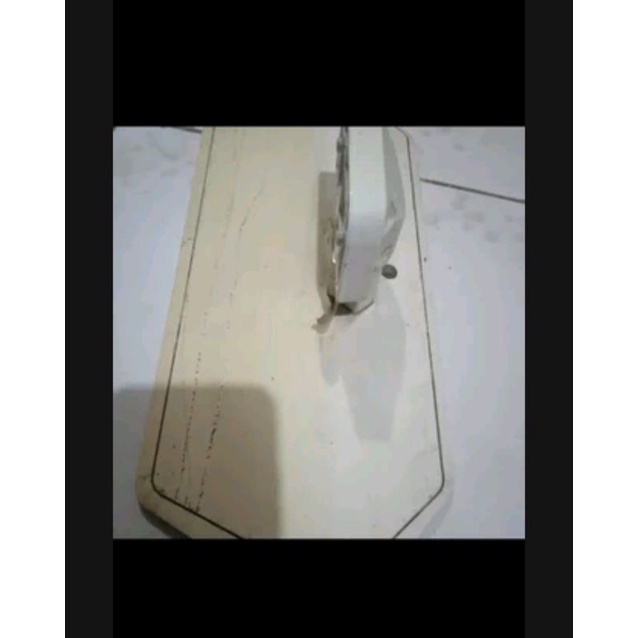 stand kaki tv led TCL 24e2400