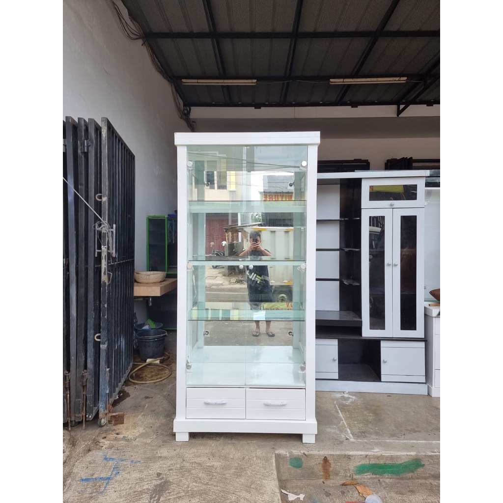 LEMARI PAJANGAN / LEMARI TAS MINIMALIS