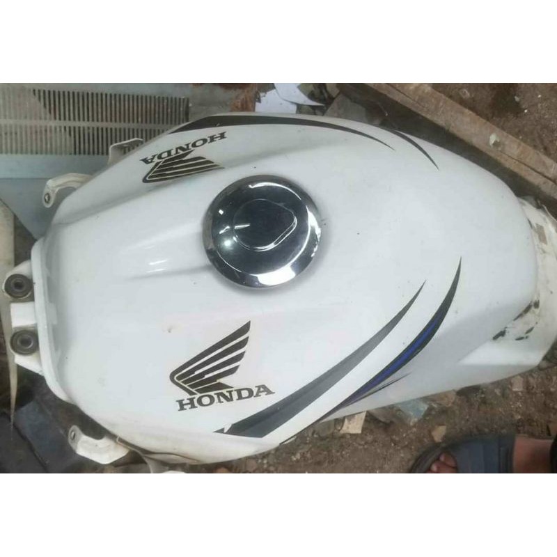 TANGKI TANKI HONDA CB150R OLD TAHUN 2013 2014 2015 ORIGINAL AHM warna putih