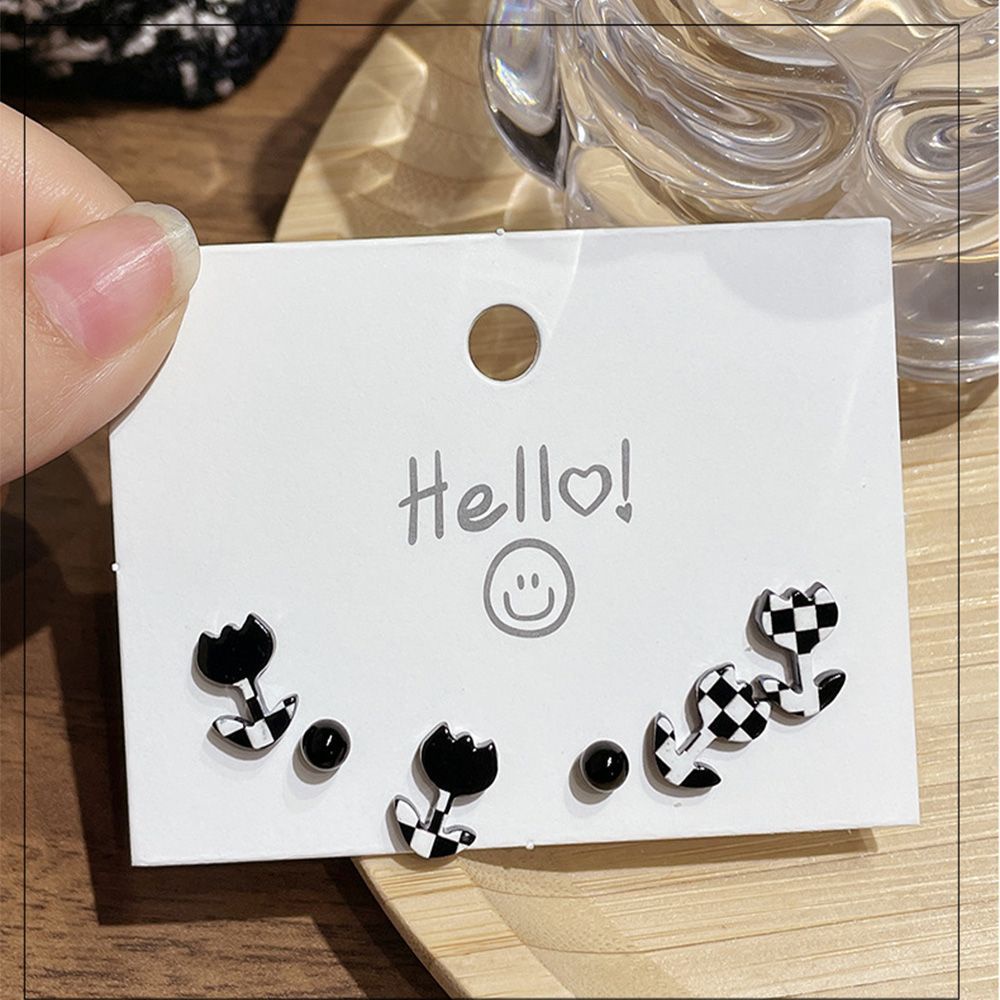 Anting Stud Desain Papan Catur Tulip Bahan Resin Gaya Retro Korea Untuk Wanita