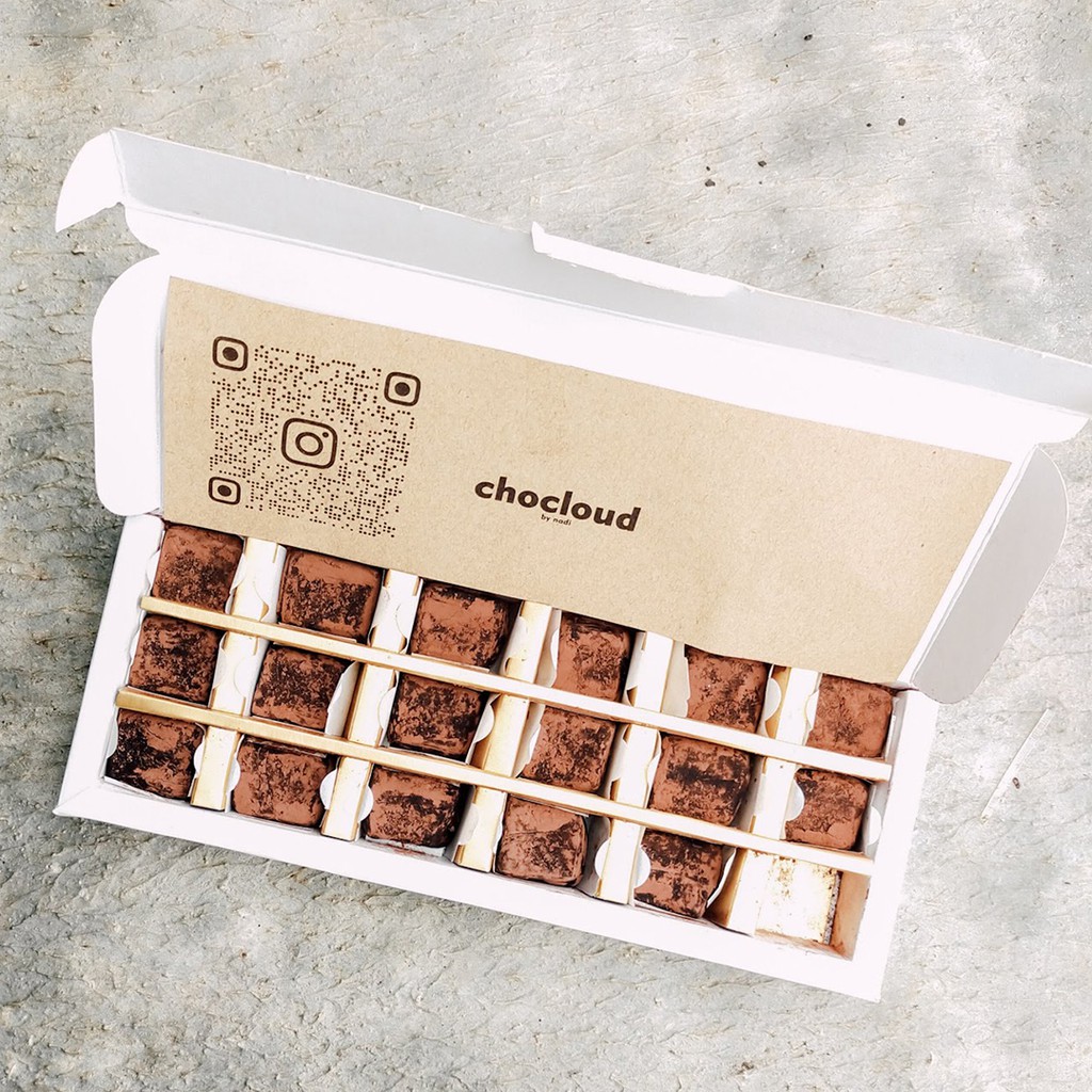 

Coklat Large Classic Dark Chocolate Chocloudbynadi isi 18 pcs/box (270gr)