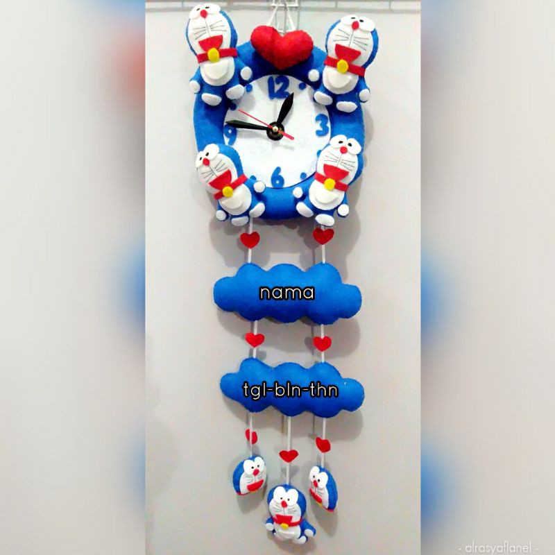 jam dinding flanel doraemon (2 awan) free baterai