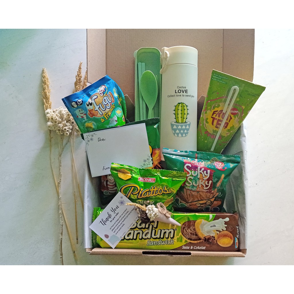 

Hampers snacak dan alat makan murah