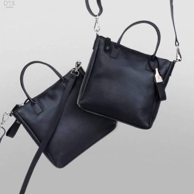 Fergie Mini Leather Black (Textured)