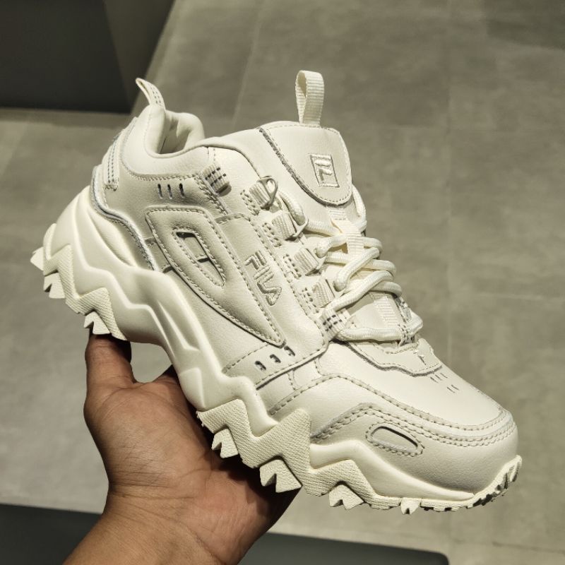 Sepatu Fila Oakmont (Women)