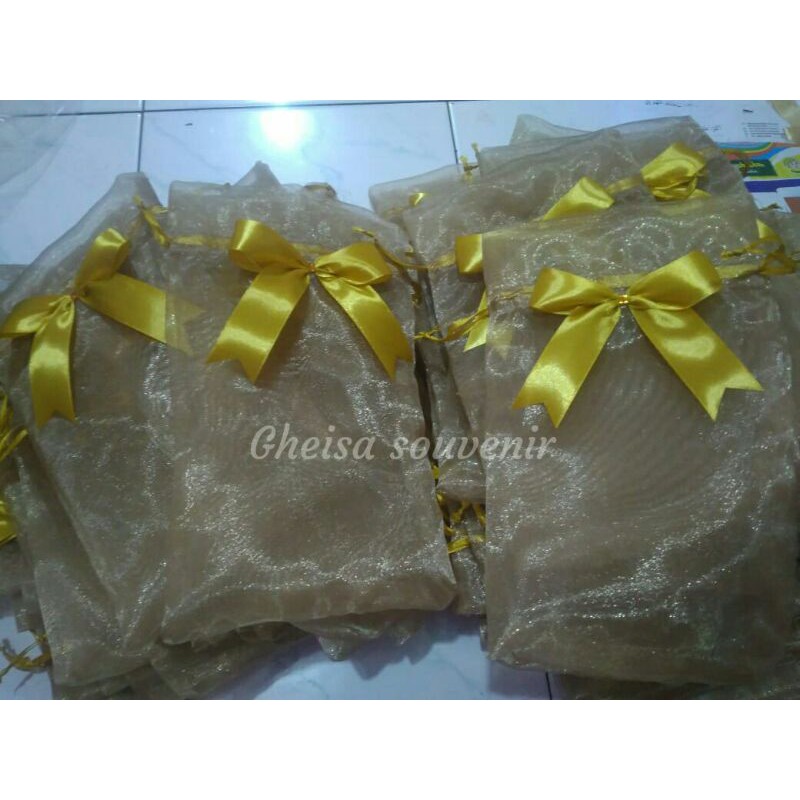 

kantong serut organdi / pouch serut organza packaging souvenir