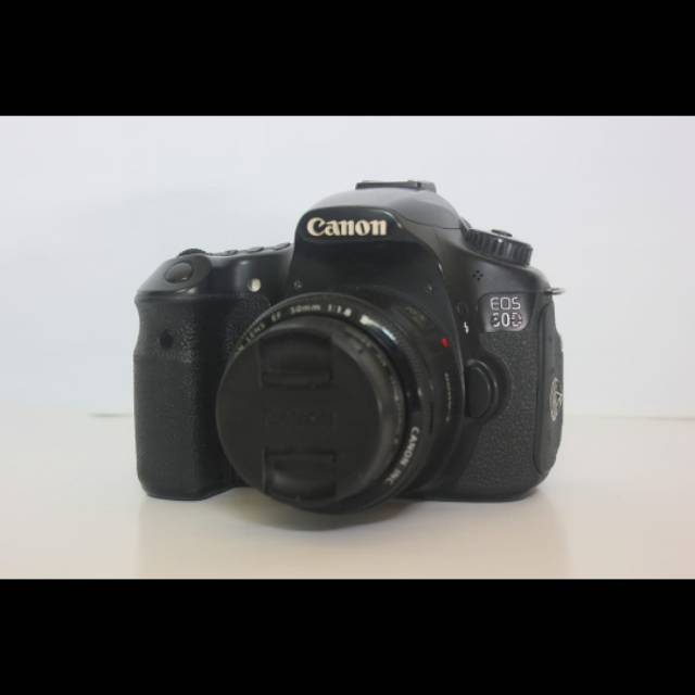 Di jual canon 60D lensa fix 50mm semi pro, terawat, lengkap