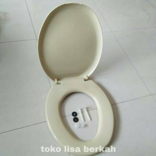 TUTUP CLOSET DUDUK MODEL TOTO BIEGE/ COKLAT