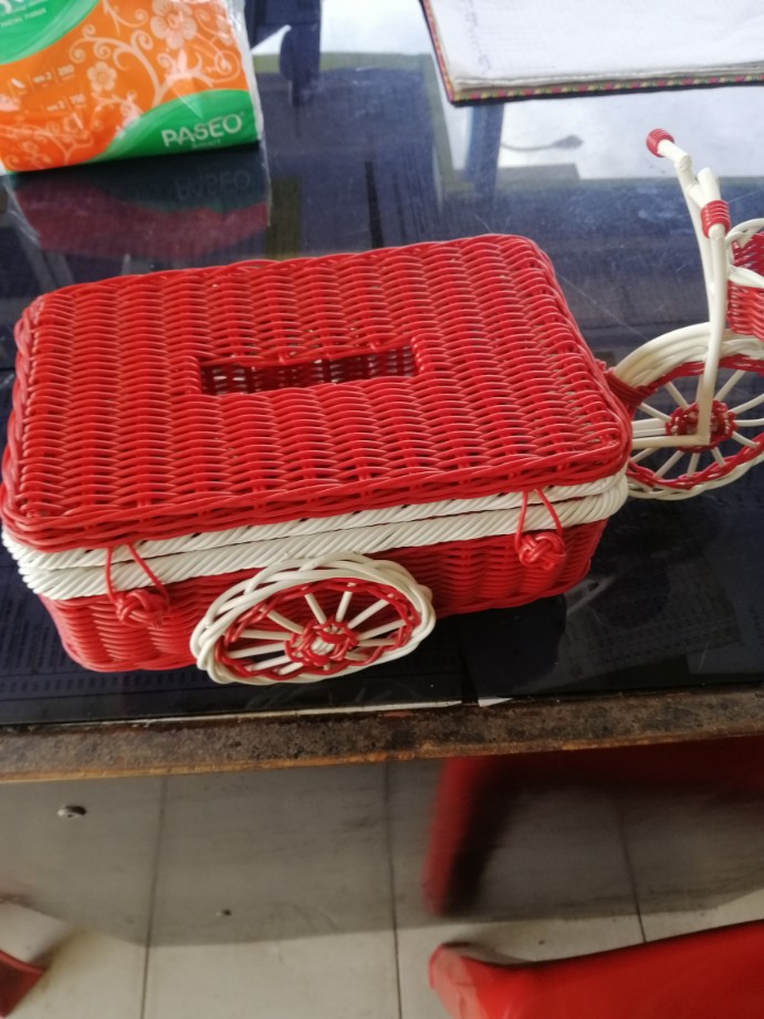 Tempat Tissue Sepeda Rotan Sintetis