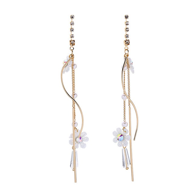 LRC Anting Tusuk Fashion Gold Diamond Lace Flower Earrings F60187