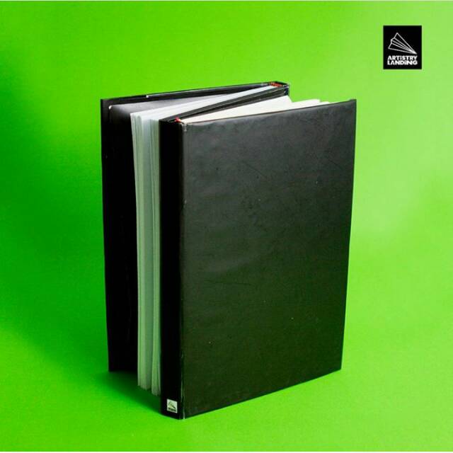 

Buku catatan zigzag (2 sisi), 100 lembar garis, 100 lembar polos. Ukuran A5