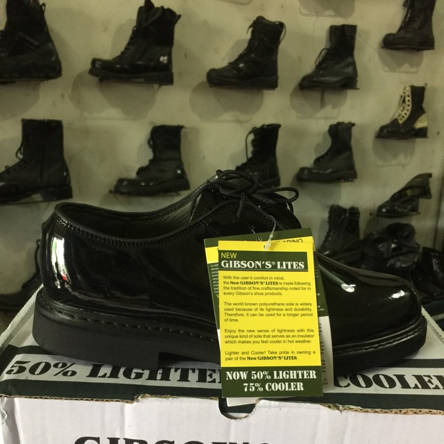 Sepatu pdh Gibson