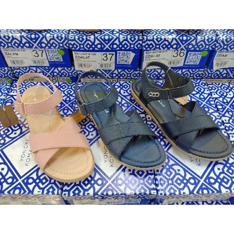 SANDAL WEDGES TALI ( YONGKI KOMALADI )
