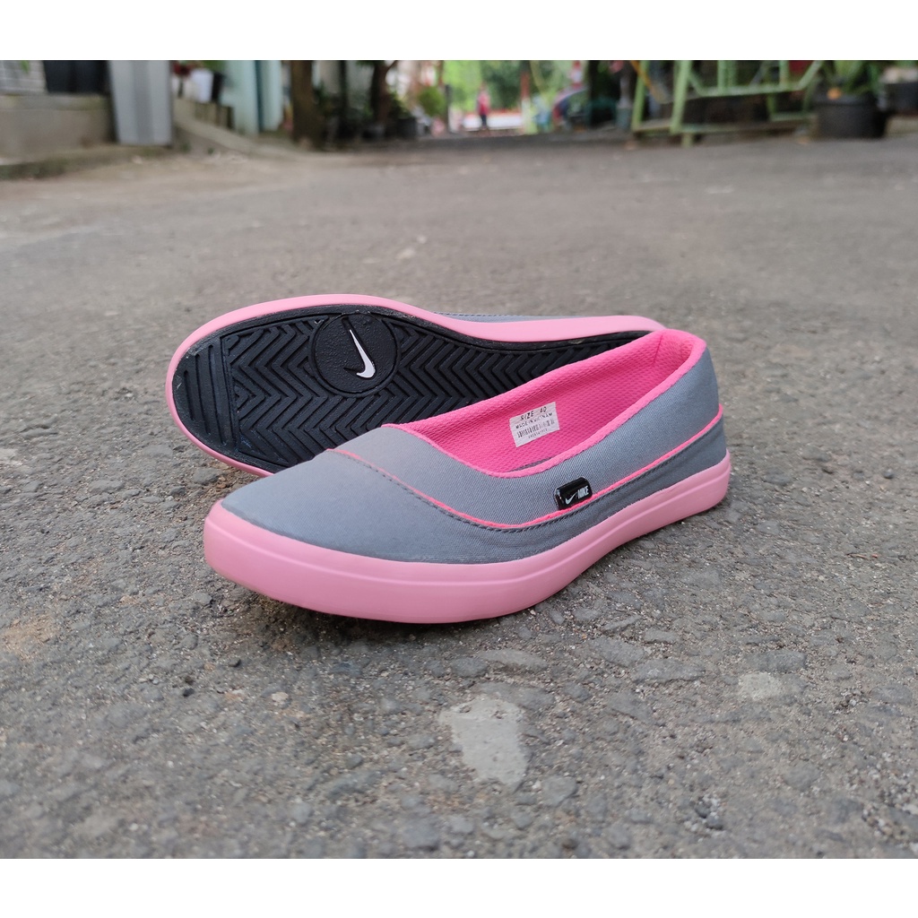 SEPATU SLIP ON WANITA TERBARU 05 ABU PINK.SEPATU HIJABERS.SEPATU KERJA.SEPATU WANITA