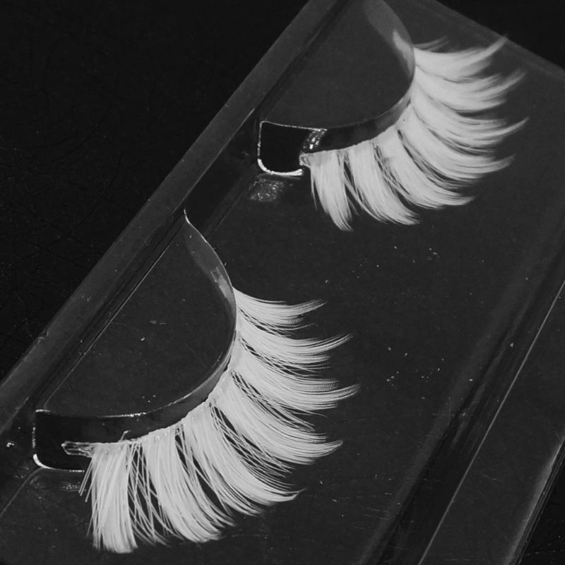 2pcs White Eyelashes. Atas + Bawah / Bulu mata cosplay putih