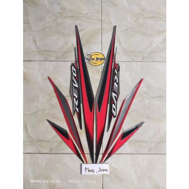 STIKER STRIPING LES LIS BODI MOTOR REVO TAHUN 2007 JARI JARI WARNA MERAH HITAM STANDAR