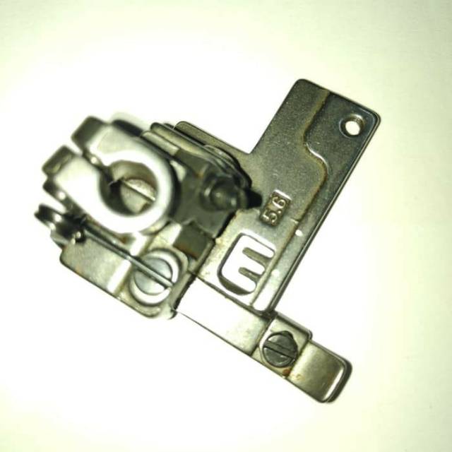 Sepatu Msin Jahit Kamkut Corong W500 / Presser Foot Overdeck W562