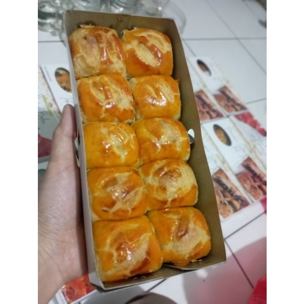 

RK12 BOLEN TAPE PEUYEUM BANDUNG OLEH OLEH BANDUNG CEMILAN KUE DISERT