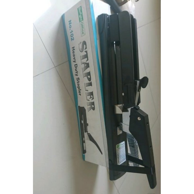 

Staples Besar Buat Buku